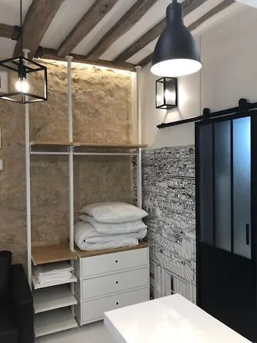 Apartment Aix, Neuf Equipe Paris